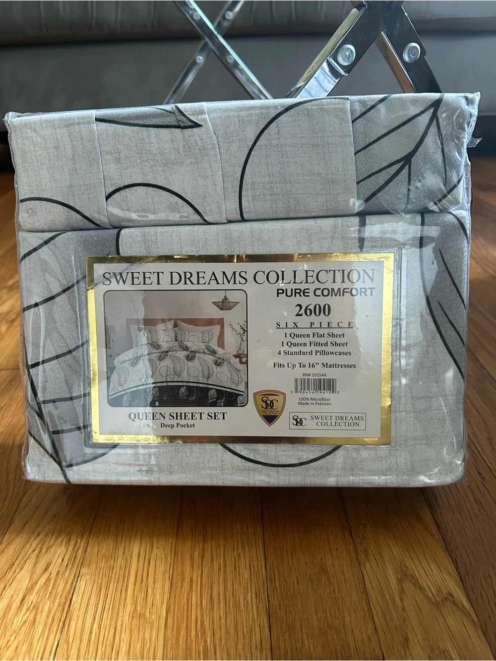 Sweet Dreams Queen Sheet Set in Light Gray with Leaf Motif